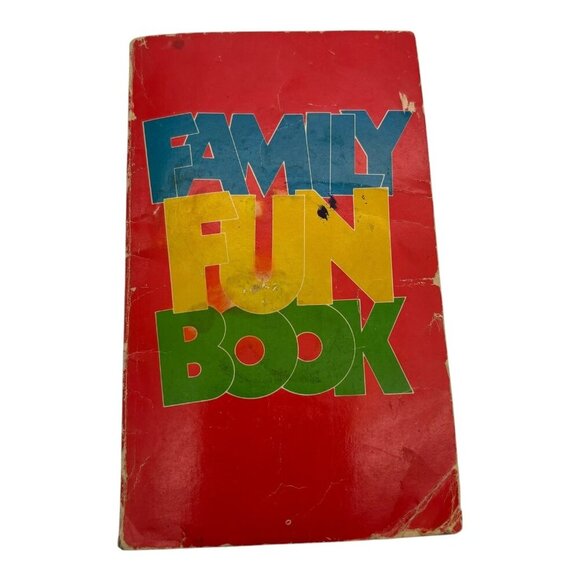 Family Fun Book Vintage Game Activities For All Ages Paperback 1980s - Picture 1 of 13